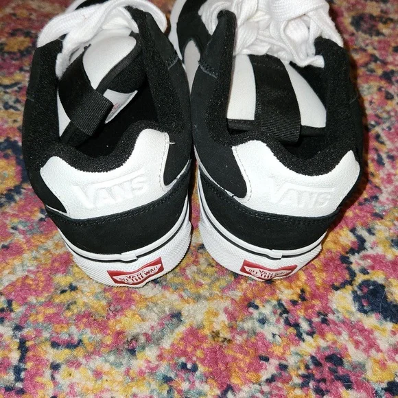 Vans Black and White Sneakers Classic Low-Top Design Chukka Push LS 7 M / 8.5 W - Picture 5 of 10
